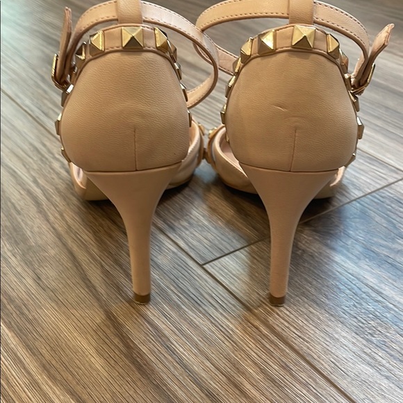 Nude Heels - Picture 3 of 4